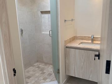 RENTA DE CASA NUEVA EN ZONA NORTE FRACC LYRATA