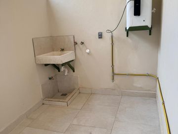 RENTA DE CASA NUEVA EN ZONA NORTE FRACC LYRATA