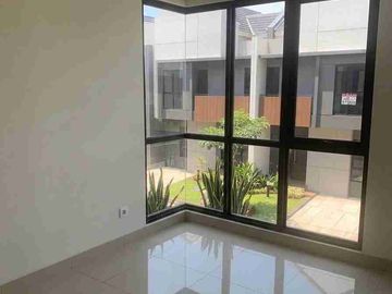 Dijual Rumah 4 KT HGB di Cluster Regia 7 Summarecon Crown Gading