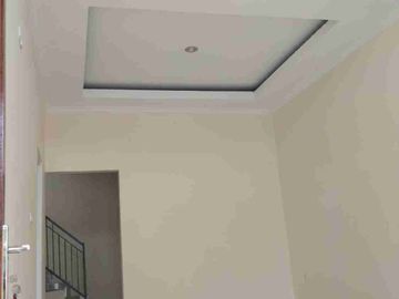 Dijual rumah dengan kolam renang bebas banjir di Mustikajaya bekasi timur
