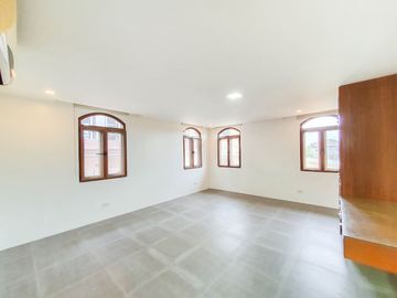 HOUSE FOR RENT Portofino South 4 Bedroom House For Rent Las Pinas City near Portofino Heights Verdana Homes Evia house for rent
