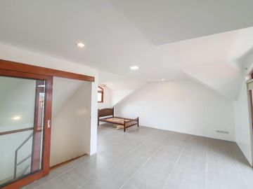 HOUSE FOR RENT Portofino South 4 Bedroom House For Rent Las Pinas City near Portofino Heights Verdana Homes Evia house for rent