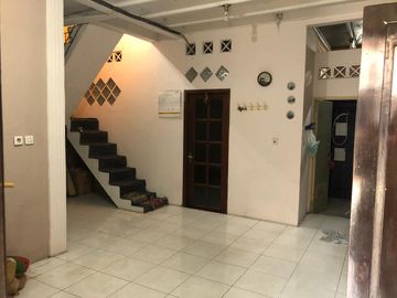 Cuma 9.17 Jt/M Rumah 2 Lantai Lokasi Strategis *s1367bskp