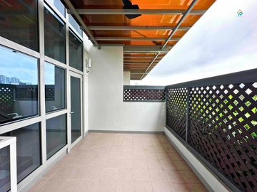 Rent to own 1 BR unit Loft for sale in Uptown Arts Residence BGC for Sale by Megaworld with Community near Mitsukoshi HighStreet Uptown Mall & Parade