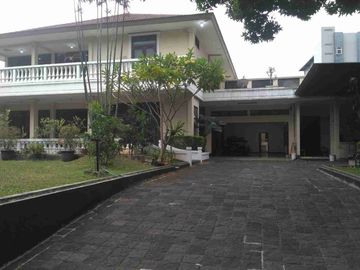 JUAL RUMAH PONDOK INDAH JALAN H NAWI 2 LANTAI RAPI SIAP HUNI SHM JAKARTA SELATAN