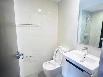 Rent to own 2 Bedroom unit for sale in Uptown Arts Residence BGC for Sale by Megaworld with Community near Mitsukoshi HighStreet Uptown Mall & Parade