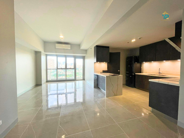 Rent to Own 3 Bedroom unit for sale in Uptown Arts Residence BGC for Sale by Megaworld with Community near Mitsukoshi HighStreet Uptown Mall & Parade