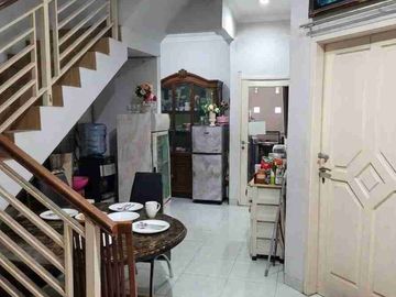 Rumah 2 Lantai Dalam Komplek di Kavling DKI, Pondok Kelapa, Jakarta Timur