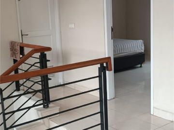 DI SEWAKAN Rumah Bagus Full Furnished Dekat Akses Tol BSD Versailles, Dw