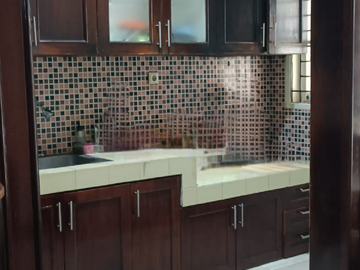 DI SEWAKAN Rumah Bagus Full Furnished Dekat Akses Tol BSD Versailles, Dw