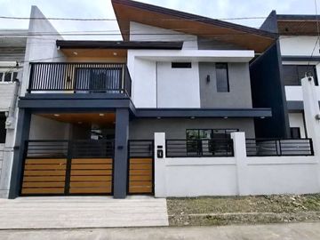 Fully renovated and Fully Furnished 2-Story House and Lot in Town and Country Homes for Sale!