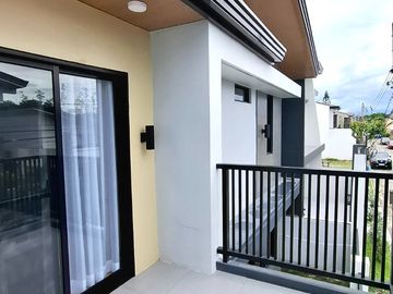 Fully renovated and Fully Furnished 2-Story House and Lot in Town and Country Homes for Sale!