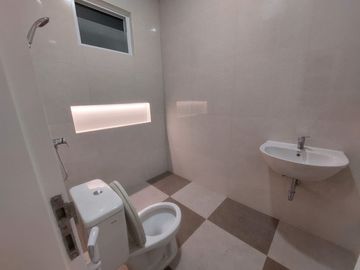 Di Sewakan Rumah 2 Lantai Full Furnished Di Delatinos Bsd City Serpong Tangerang Selatan