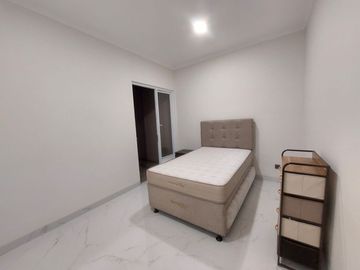 Di Sewakan Rumah 2 Lantai Full Furnished Di Delatinos Bsd City Serpong Tangerang Selatan