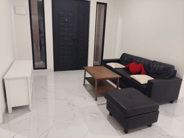 Di Sewakan Rumah 2 Lantai Full Furnished Di Delatinos Bsd City Serpong Tangerang Selatan