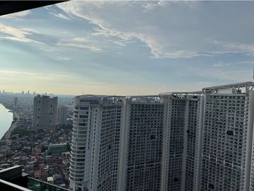 Edades Tower Garden Villas Rockwell Makati 1Bedroom with parking furnished Luxury Condo near Powerplant Proscenium Ayala Land Greenbelt BGC Airport