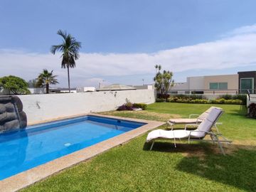 Casa en venta en Fraccionamiento Burgos Corinto, Temixco, con casa club, estilo exclusivo