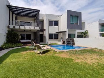 Casa en venta en Fraccionamiento Burgos Corinto, Temixco, con casa club, estilo exclusivo