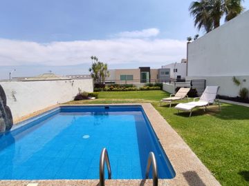 Casa en venta en Fraccionamiento Burgos Corinto, Temixco, con casa club, estilo exclusivo
