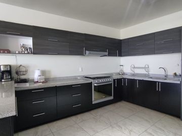Casa en venta en Fraccionamiento Burgos Corinto, Temixco, con casa club, estilo exclusivo