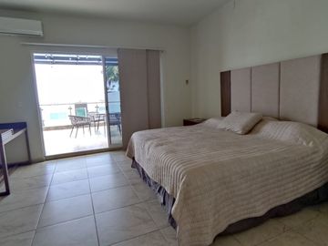 Casa en venta en Fraccionamiento Burgos Corinto, Temixco, con casa club, estilo exclusivo