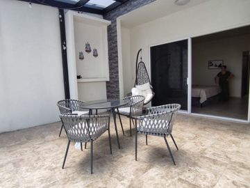 Casa en venta en Fraccionamiento Burgos Corinto, Temixco, con casa club, estilo exclusivo