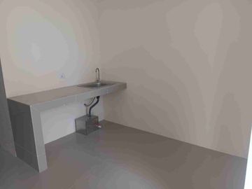 DIJUAL – Apartemen 2 BR Lantai 17 Depan Sekolah Mondial 🏢🏊‍♂️✨