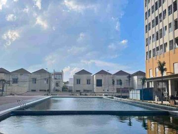DIJUAL – Apartemen 2 BR Lantai 17 Depan Sekolah Mondial 🏢🏊‍♂️✨