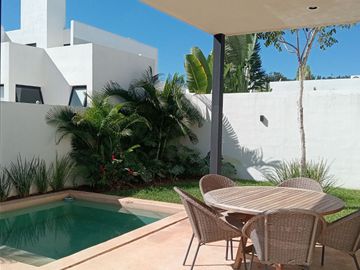 CASA EN VENTA EN PRIVADA, AL NORTE DE MÉRIDA.