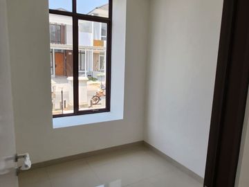 RUMAH DEKAT MALL CIPUTRA DIJUAL di CLUSTER GIRONA CITRA RAYA