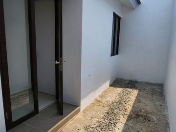 RUMAH DEKAT MALL CIPUTRA DIJUAL di CLUSTER GIRONA CITRA RAYA