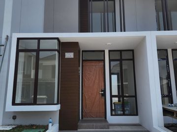 RUMAH DEKAT MALL CIPUTRA DIJUAL di CLUSTER GIRONA CITRA RAYA