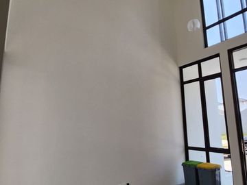 RUMAH DEKAT MALL CIPUTRA DIJUAL di CLUSTER GIRONA CITRA RAYA