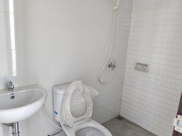 RUMAH DEKAT MALL CIPUTRA DIJUAL di CLUSTER GIRONA CITRA RAYA