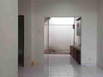 rumah standar siap huni.