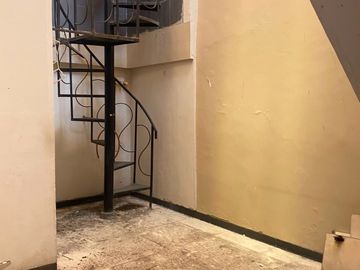 Murah !! DIJUAL RUMAH LELANG 2 LANTAI HOOK PERLU RENOVASI
