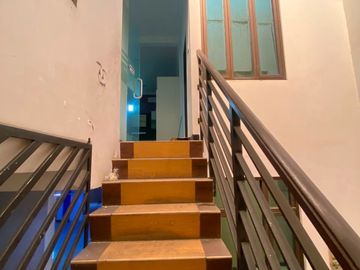 Murah !! DIJUAL RUMAH LELANG 2 LANTAI HOOK PERLU RENOVASI
