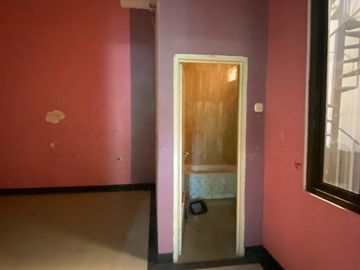Murah !! DIJUAL RUMAH LELANG 2 LANTAI HOOK PERLU RENOVASI