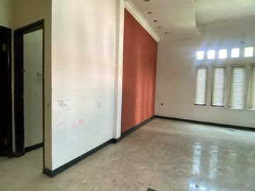 Murah !! DIJUAL RUMAH LELANG 2 LANTAI HOOK PERLU RENOVASI
