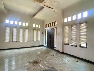 Murah !! DIJUAL RUMAH LELANG 2 LANTAI HOOK PERLU RENOVASI