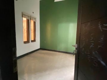 Murah !! DIJUAL RUMAH LELANG 2 LANTAI HOOK PERLU RENOVASI