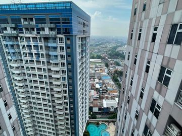 DISEWAKAN APARTEMEN PODOMORO TOWER LIBERTY – LT 25, UNIT BARU & FULL FURNISH!