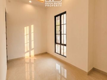 RUMAH BARU CANTIK SIAP HUNI DI KENCANA LOKA, BSD