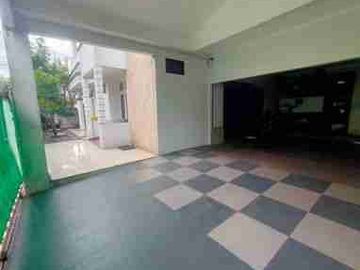 rumah besar jalan boulevard 
grand galaxy Bekasi