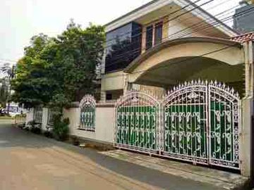 rumah besar jalan boulevard 
grand galaxy Bekasi
