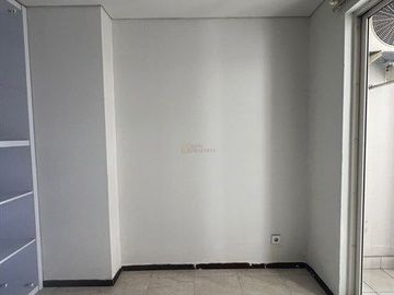 Disewakan Apartemen Royal Mediterania Garden Residences 2BR+1 Unfurnish Luas 87m2 Siap Huni Lokasi Strategis Dekat Mall Cp Di Tanjung Duren