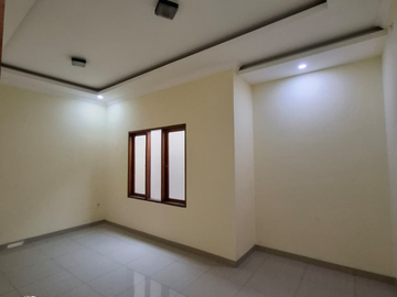 Jual Rumah SHM Mewah & Luas Pulo Asem Jakarta Timur – Garasi 2 Mobil, Bebas Sempit & Akses Prima