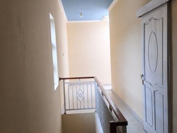 Rumah Strategis Kramat Jati Dekat Tol – 2 Lantai, 3BR, SHM, Harga 1,38 M Nego