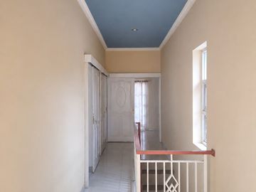 Rumah Strategis Kramat Jati Dekat Tol – 2 Lantai, 3BR, SHM, Harga 1,38 M Nego