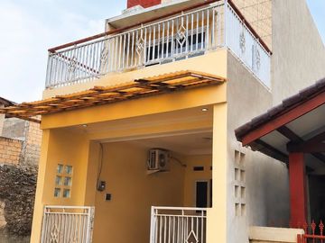 Rumah Strategis Kramat Jati Dekat Tol – 2 Lantai, 3BR, SHM, Harga 1,38 M Nego